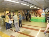 برپایی ایستگاه صلواتی به مناسبت دهه کرامت در ایستگاه امام رضا(ع) متروی تبریز