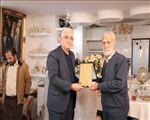 دیدار سرپرست سازمان حمل و نقل ریلی شهرداری تبریز با خانواده کودک شهید بابک شهیر کرکج